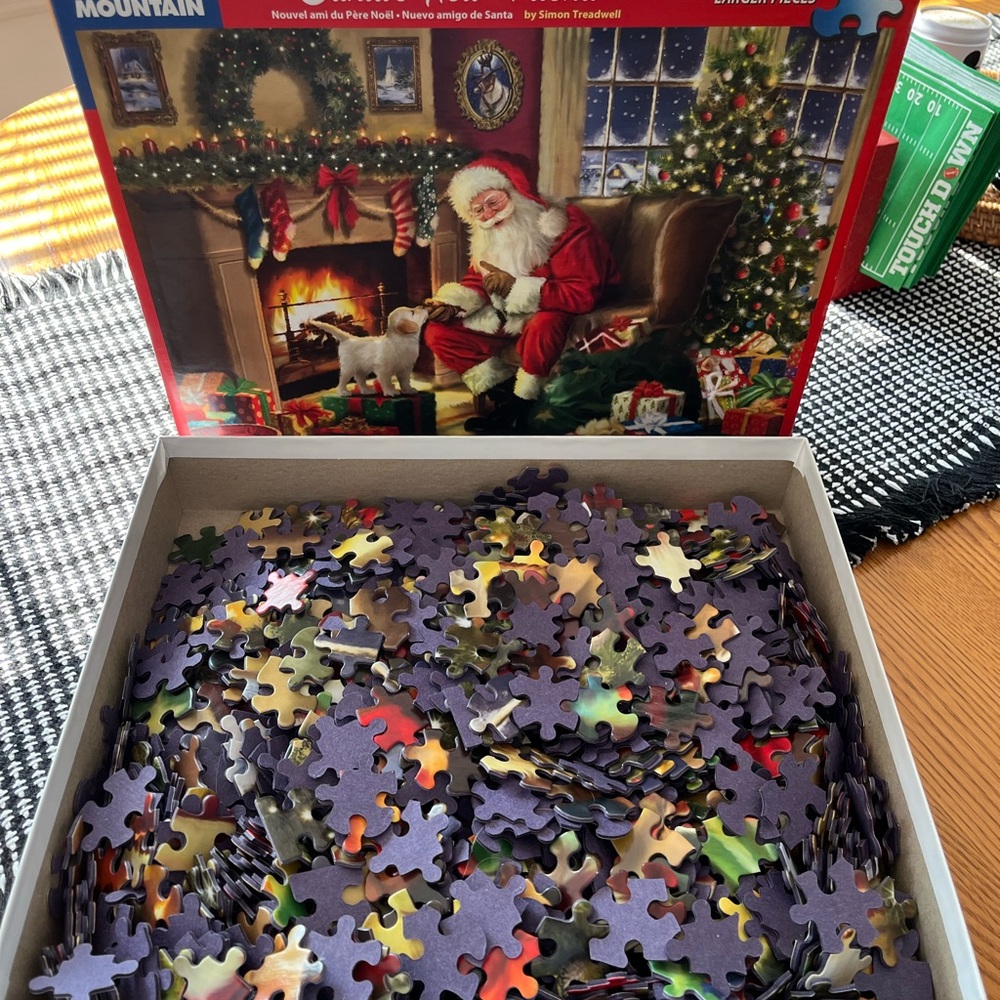 White Mountain Festive Santa and Puppy Puzzle - Picture 3 of 5